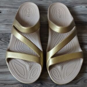 Crocs Women's Kadee II Metallic Gold Sandal Size 10